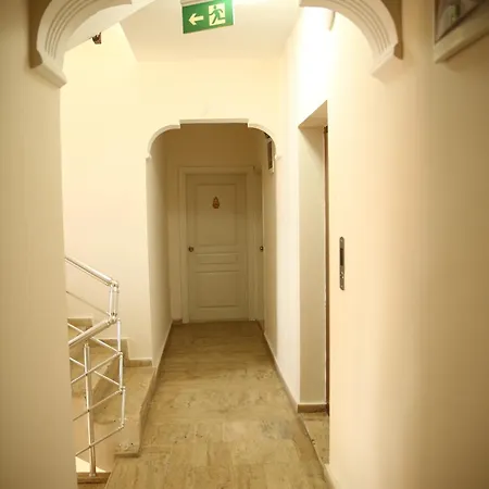 Saray Aparthotel 3*