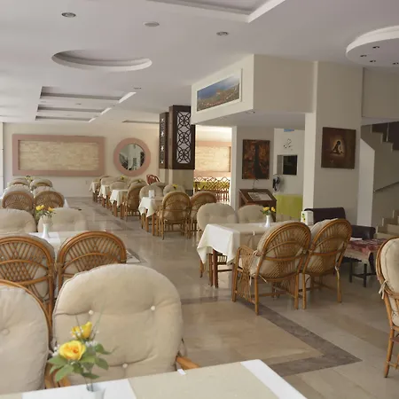 Aparthotel Saray